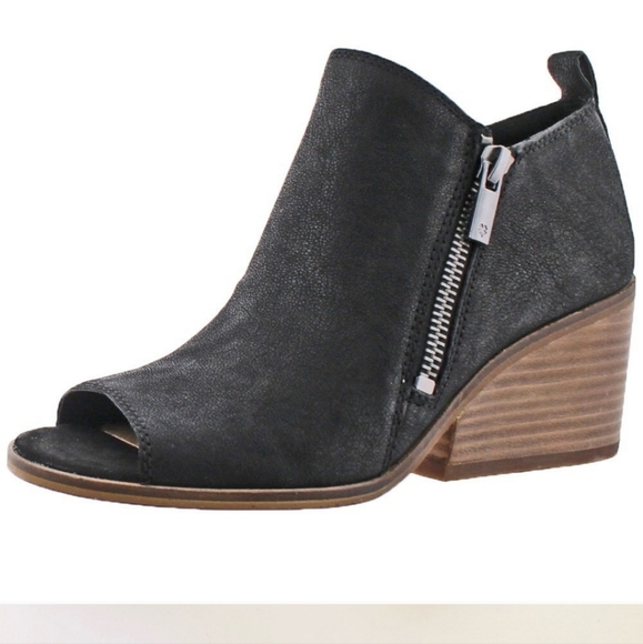 Lucky Brand Shoes - Lucky brand Size 8.5 M